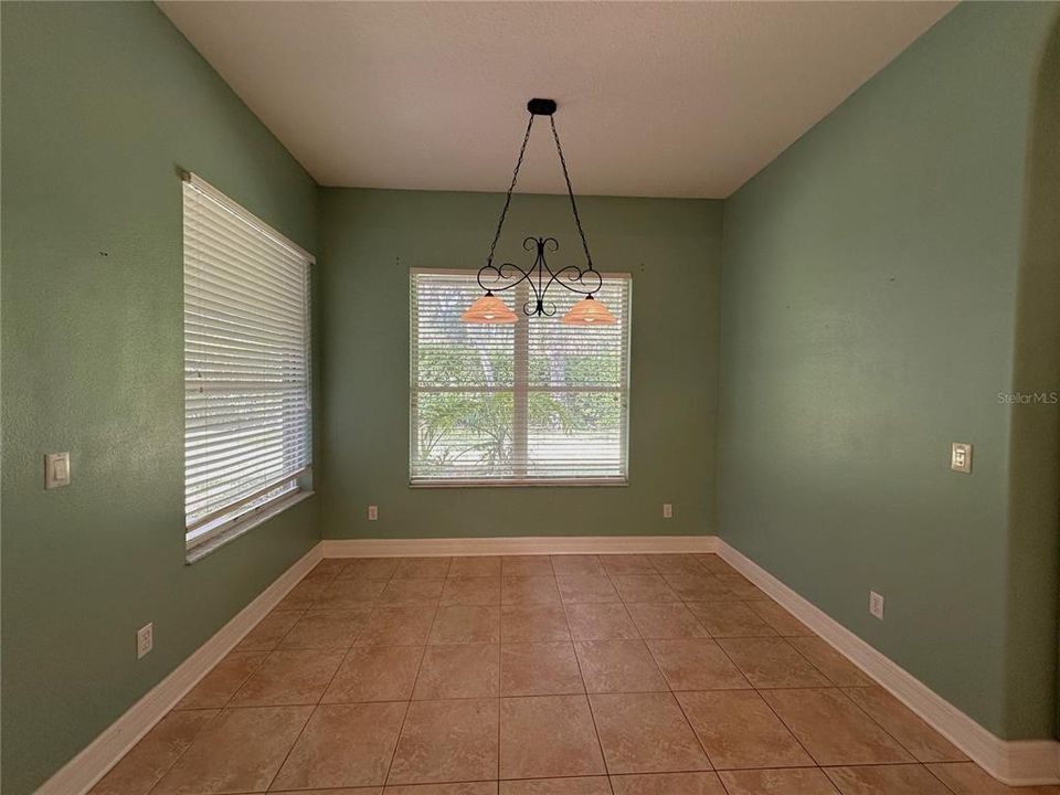 For Rent: $2,500 (4 beds, 2 baths, 1937 Square Feet)