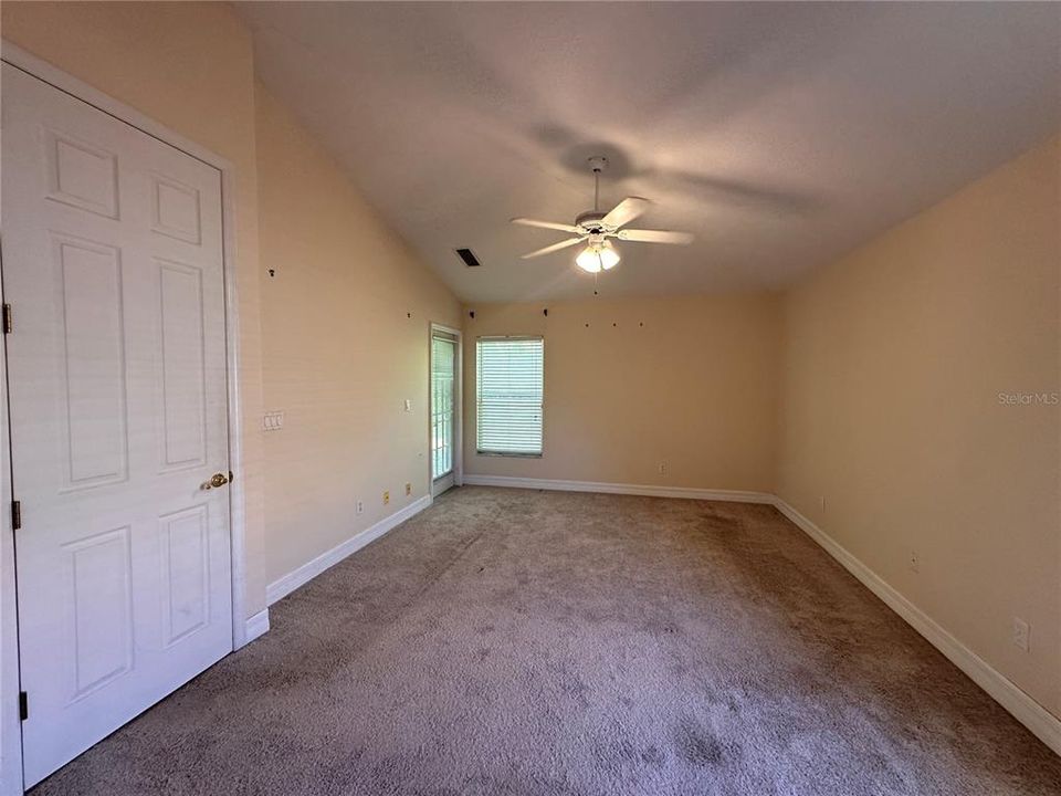 For Rent: $2,500 (4 beds, 2 baths, 1937 Square Feet)