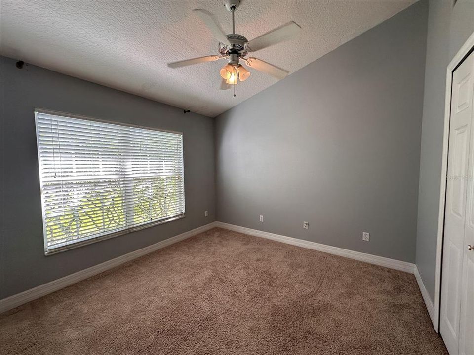 For Rent: $2,500 (4 beds, 2 baths, 1937 Square Feet)