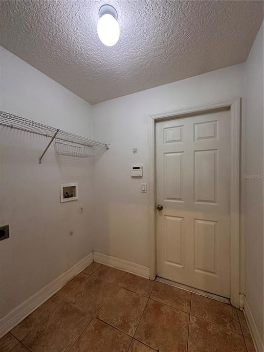 For Rent: $2,500 (4 beds, 2 baths, 1937 Square Feet)