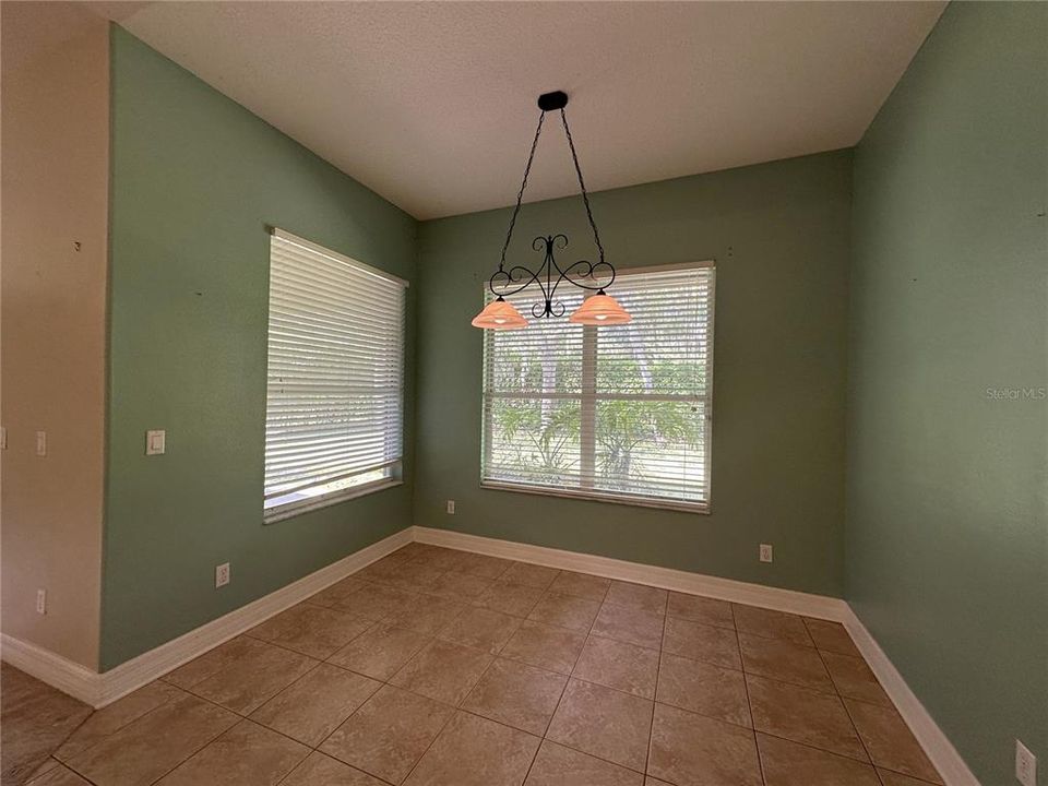 For Rent: $2,500 (4 beds, 2 baths, 1937 Square Feet)