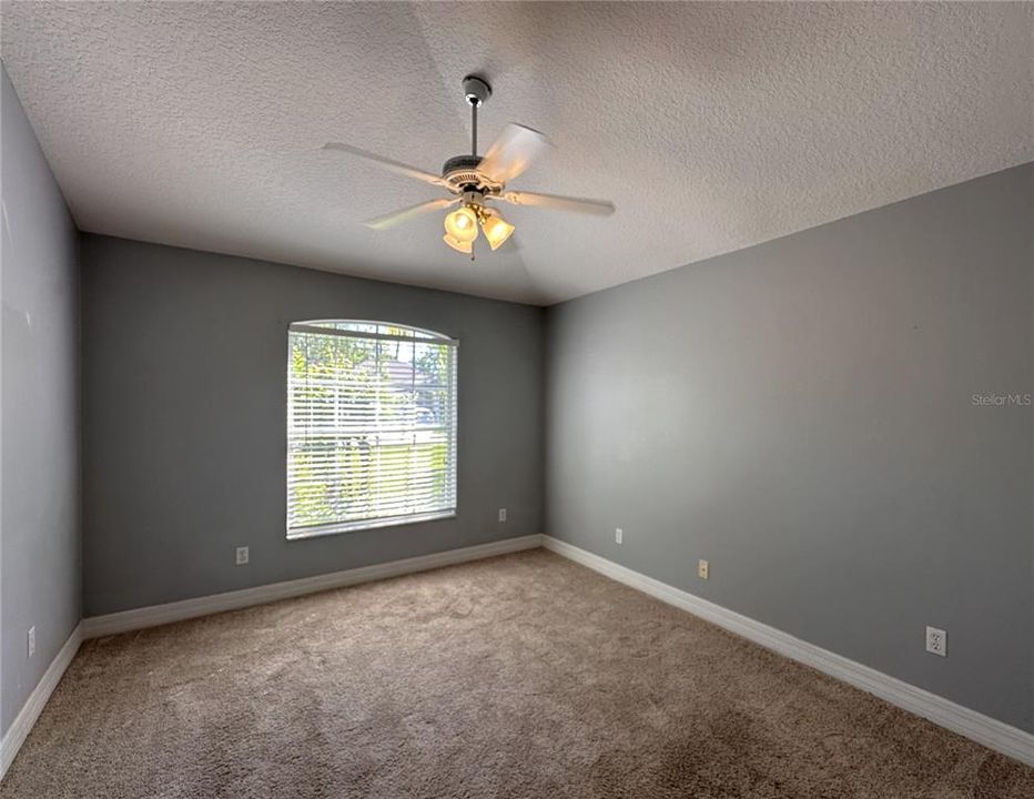 For Rent: $2,500 (4 beds, 2 baths, 1937 Square Feet)