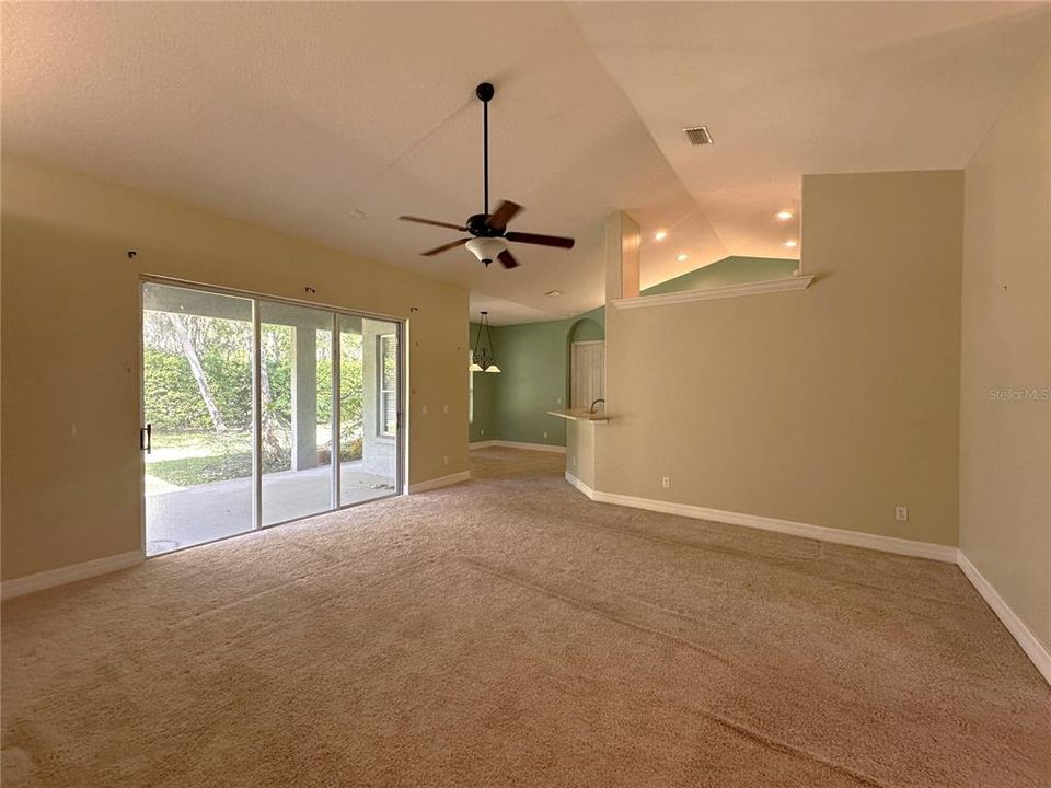 For Rent: $2,500 (4 beds, 2 baths, 1937 Square Feet)