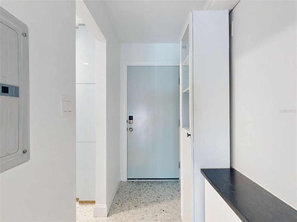 For Sale: $249,500 (1 beds, 1 baths, 459 Square Feet)