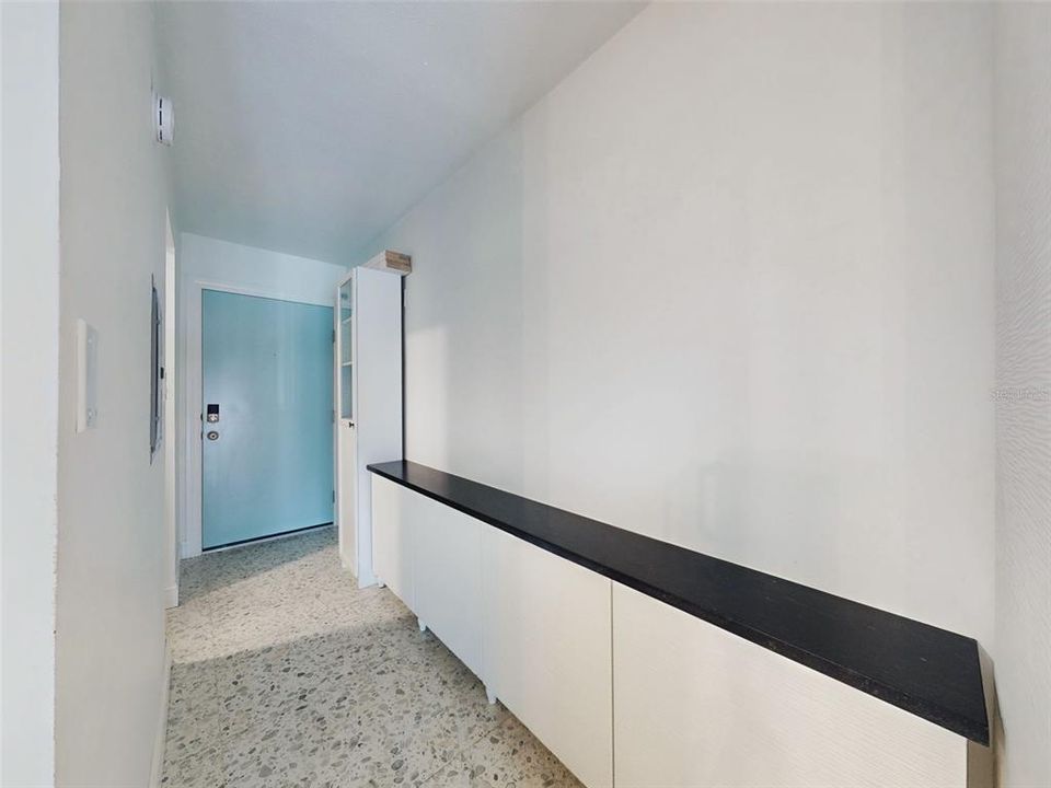 For Sale: $249,500 (1 beds, 1 baths, 459 Square Feet)