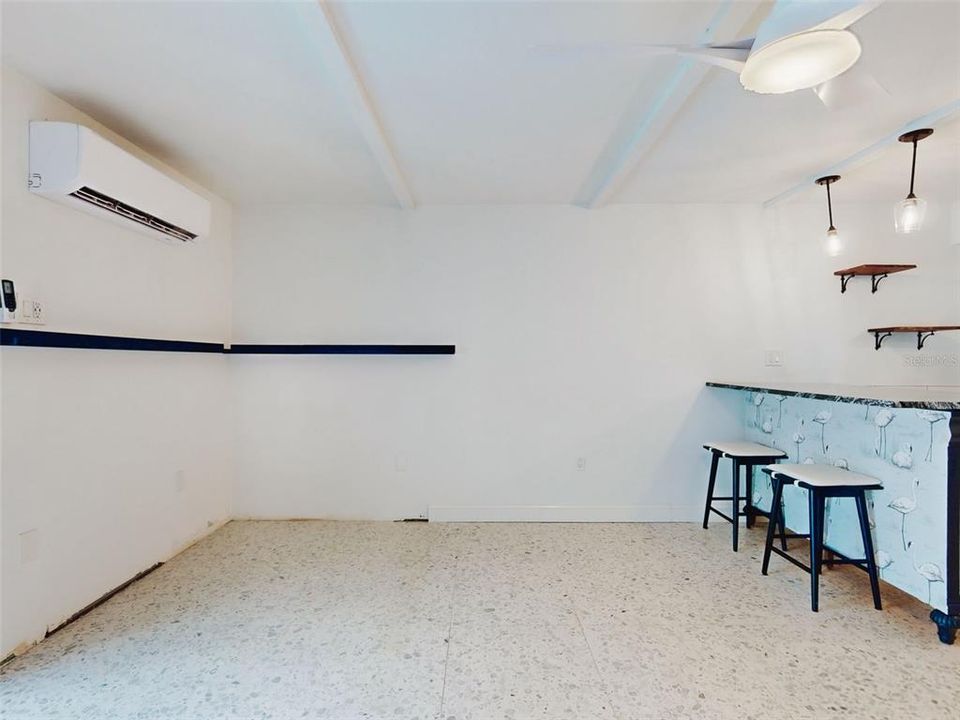 For Sale: $249,500 (1 beds, 1 baths, 459 Square Feet)