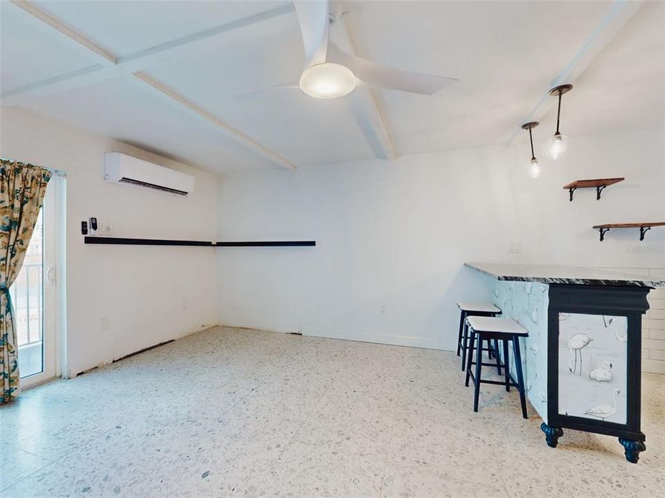 For Sale: $249,500 (1 beds, 1 baths, 459 Square Feet)