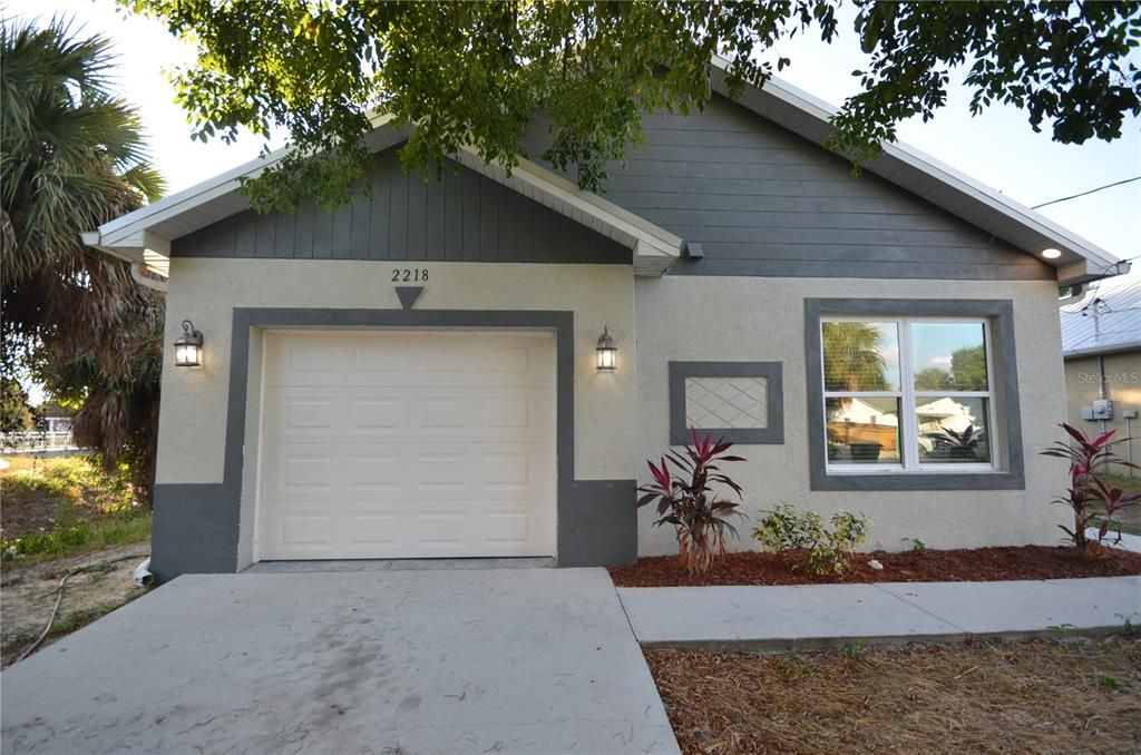 For Rent: $2,250 (4 beds, 2 baths, 1257 Square Feet)