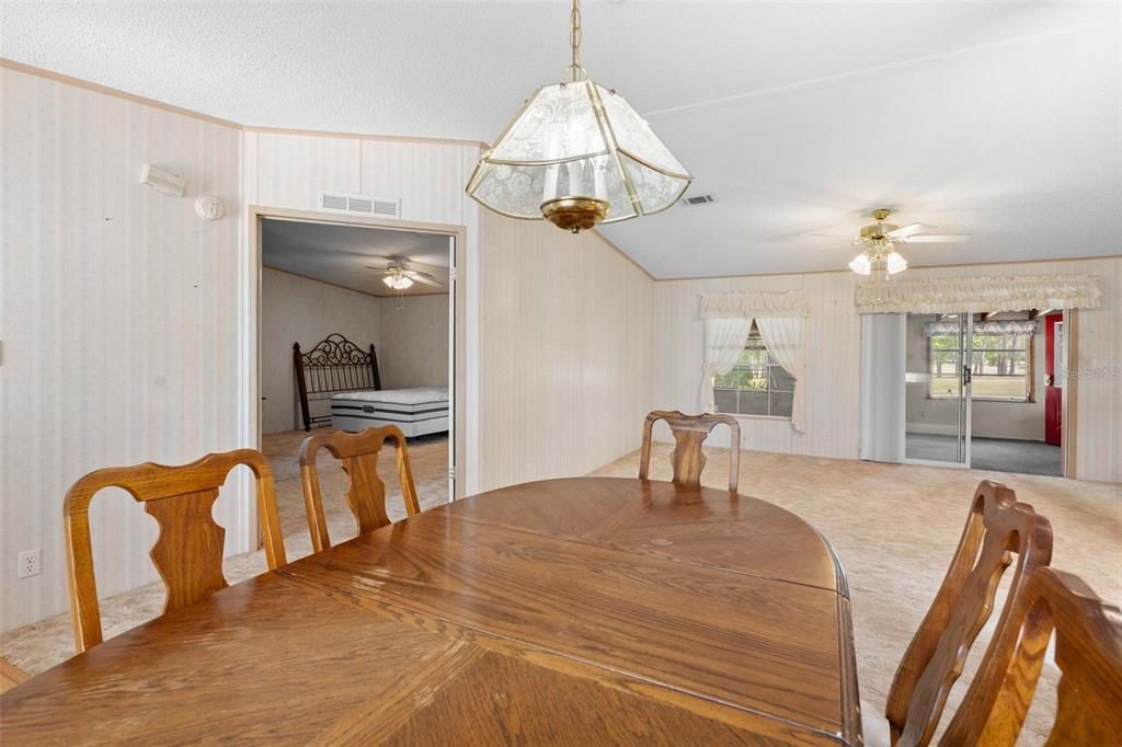 Active With Contract: $210,000 (2 beds, 2 baths, 1296 Square Feet)