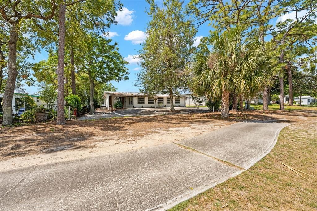 Active With Contract: $210,000 (2 beds, 2 baths, 1296 Square Feet)