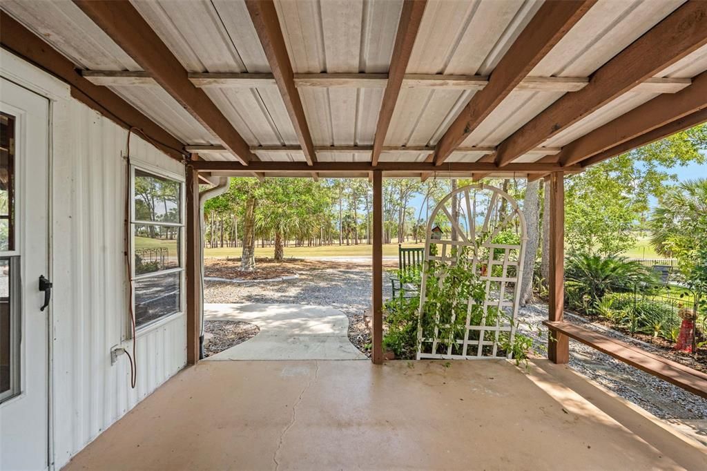 Active With Contract: $210,000 (2 beds, 2 baths, 1296 Square Feet)