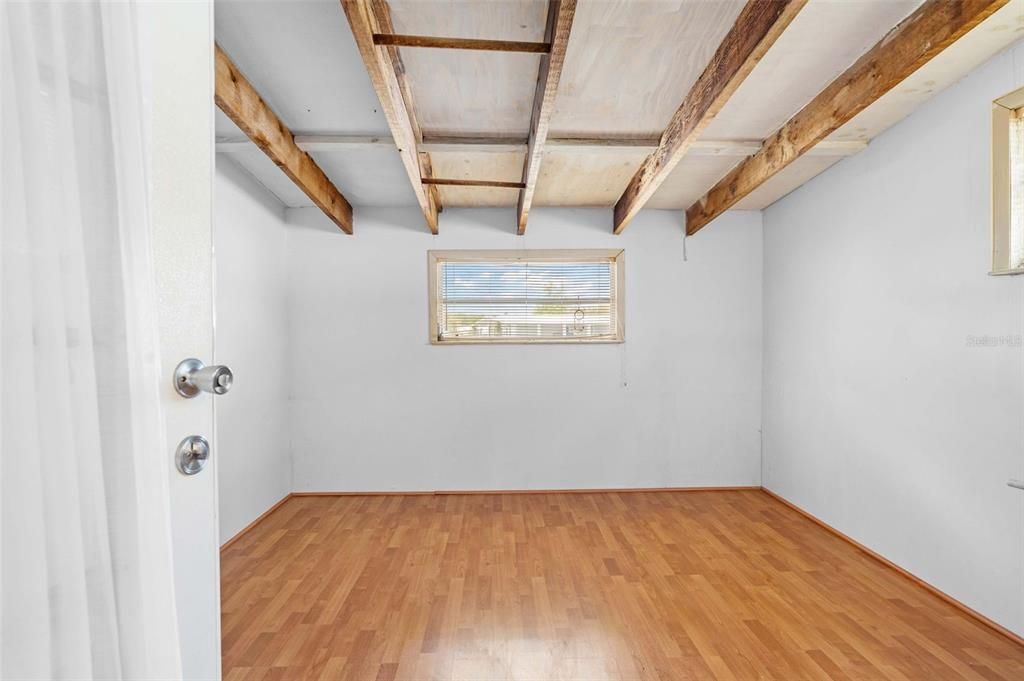 Active With Contract: $210,000 (2 beds, 2 baths, 1296 Square Feet)