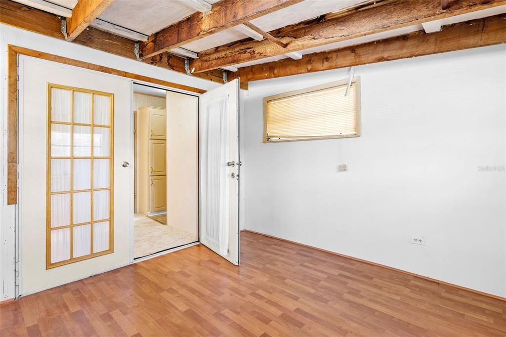 Active With Contract: $210,000 (2 beds, 2 baths, 1296 Square Feet)