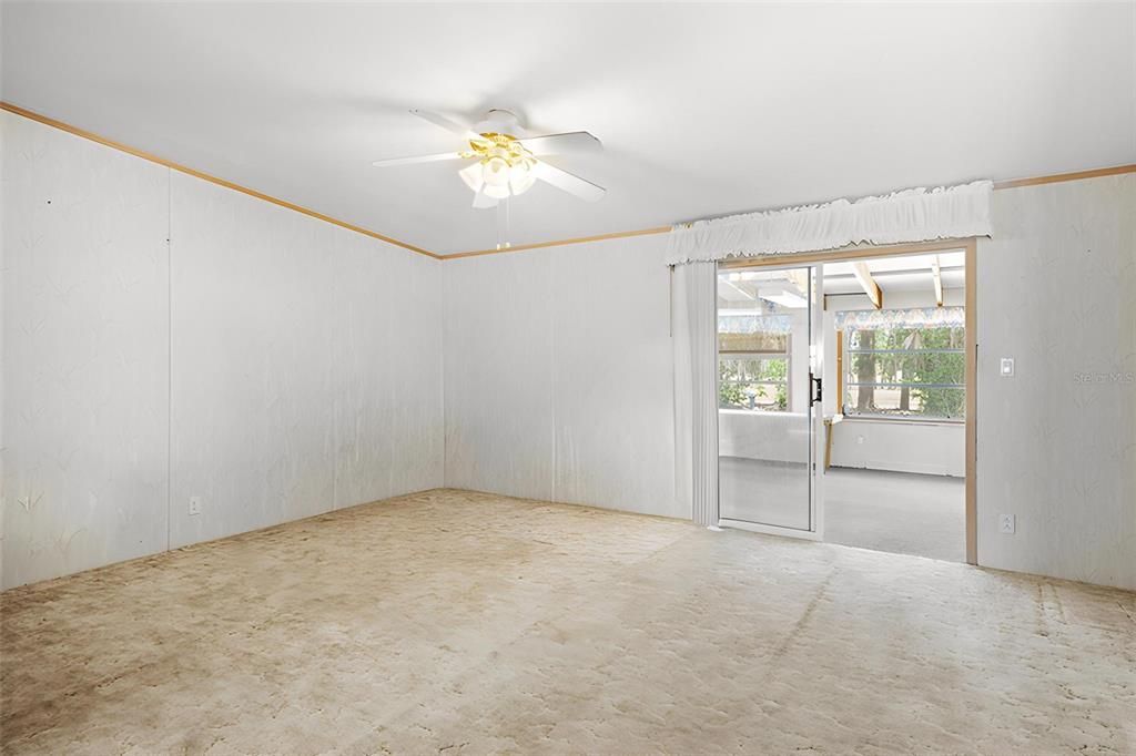 Active With Contract: $210,000 (2 beds, 2 baths, 1296 Square Feet)