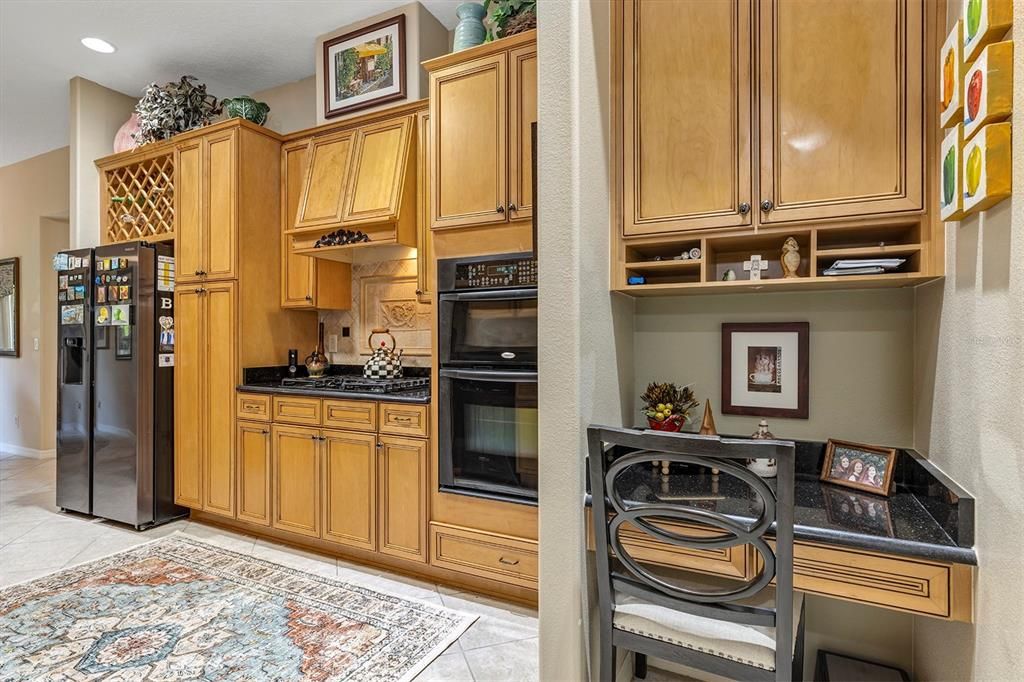 Под контрактом: $355,000 (3 спален, 2 ванн, 1824 Квадратных фут)
