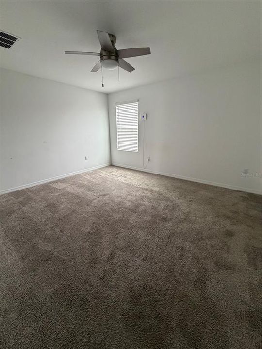 For Rent: $2,100 (4 beds, 2 baths, 1931 Square Feet)