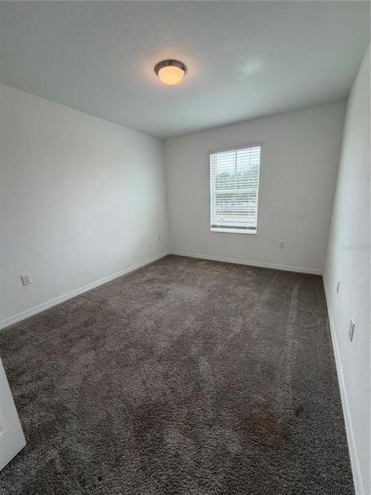 For Rent: $2,100 (4 beds, 2 baths, 1931 Square Feet)