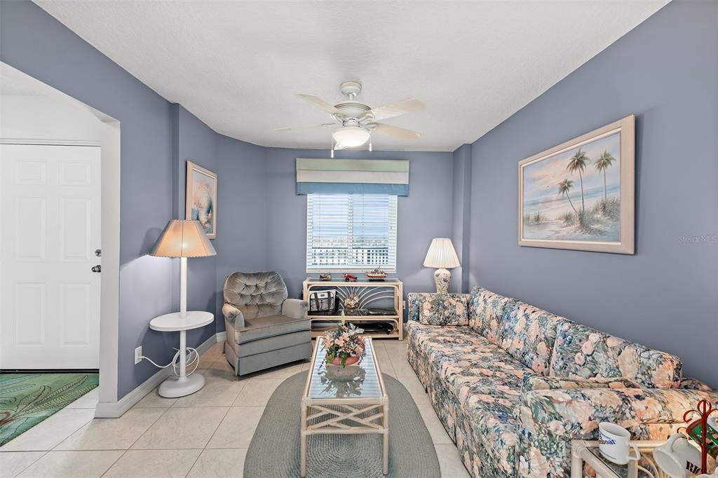 For Sale: $825,000 (3 beds, 2 baths, 1924 Square Feet)
