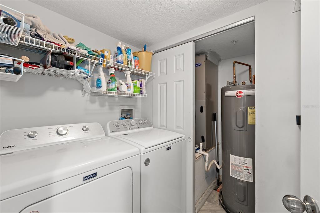 For Sale: $825,000 (3 beds, 2 baths, 1924 Square Feet)
