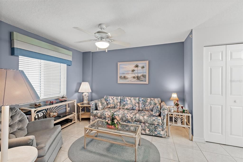 For Sale: $825,000 (3 beds, 2 baths, 1924 Square Feet)