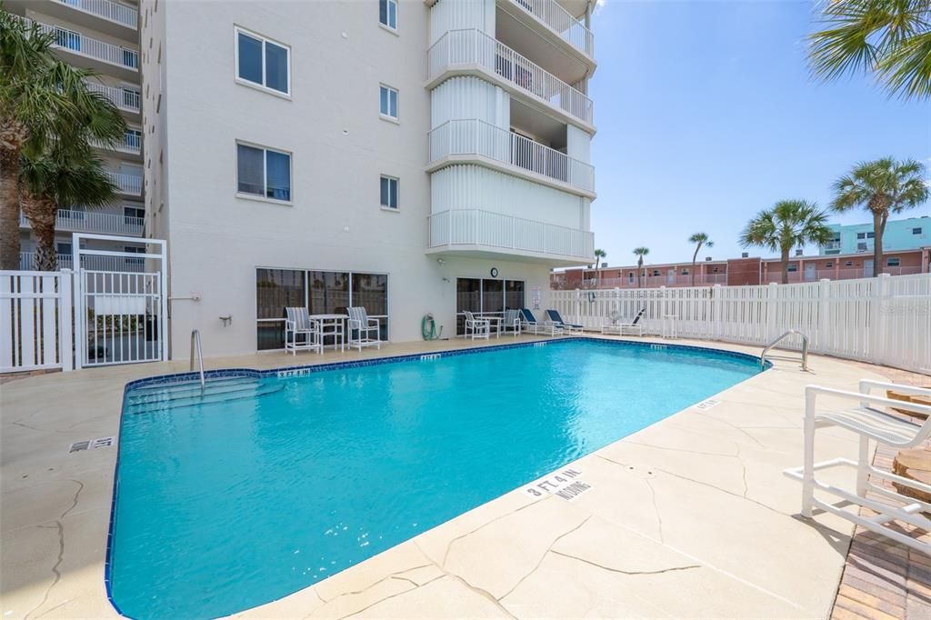 For Sale: $825,000 (3 beds, 2 baths, 1924 Square Feet)