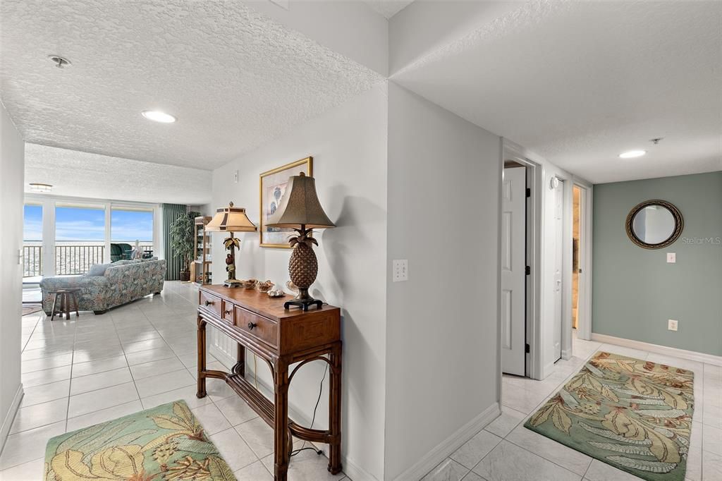 For Sale: $825,000 (3 beds, 2 baths, 1924 Square Feet)