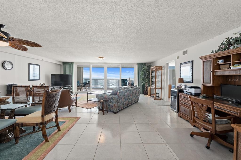 For Sale: $825,000 (3 beds, 2 baths, 1924 Square Feet)