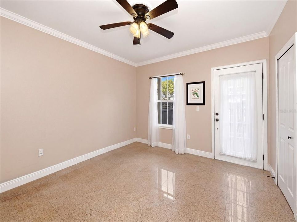 En Venta: $300,000 (1 camas, 1 baños, 640 Pies cuadrados)
