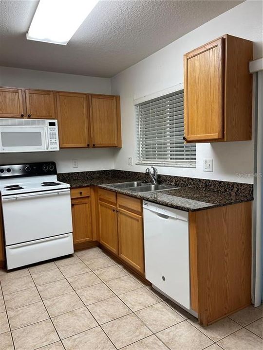 For Rent: $1,650 (2 beds, 2 baths, 1448 Square Feet)