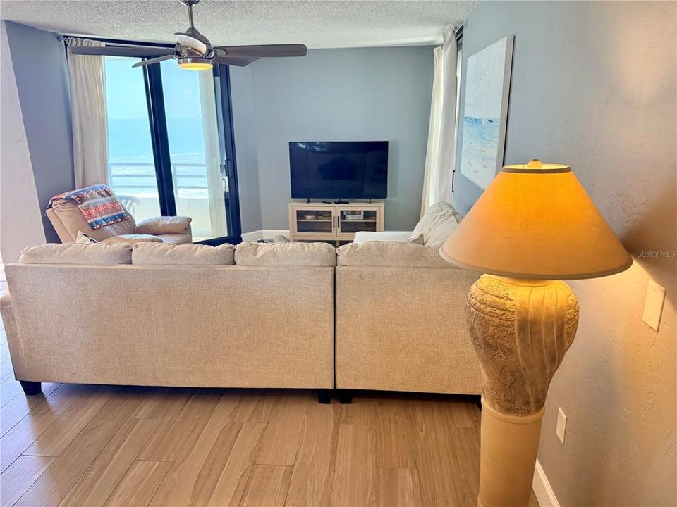 En Venta: $249,900 (1 camas, 1 baños, 974 Pies cuadrados)