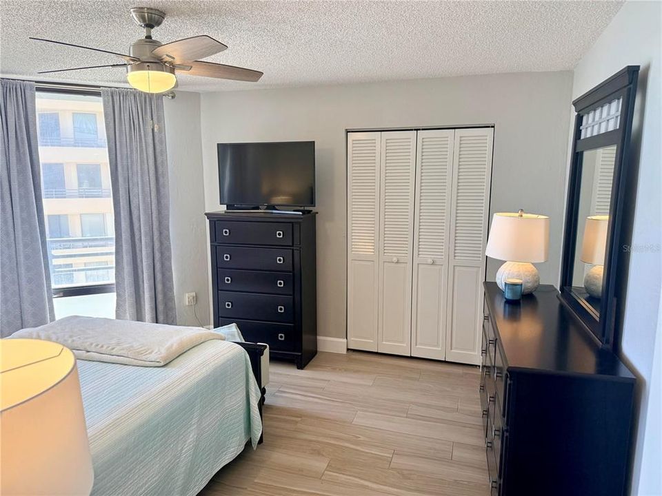 En Venta: $249,900 (1 camas, 1 baños, 974 Pies cuadrados)