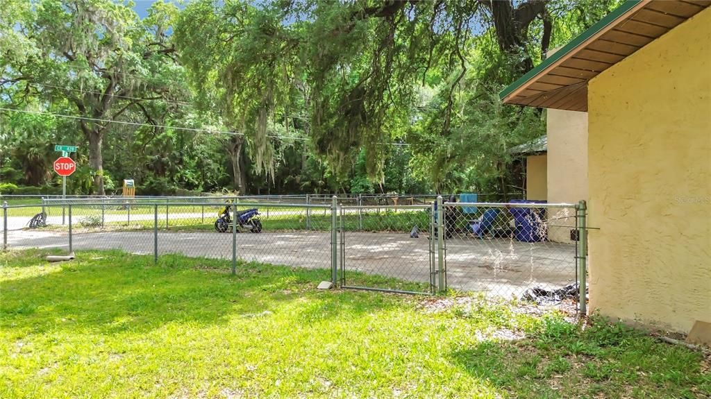 For Sale: $199,000 (3 beds, 2 baths, 1938 Square Feet)
