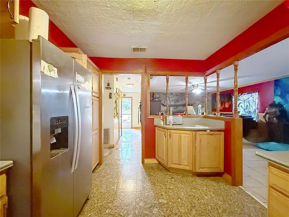 For Sale: $199,000 (3 beds, 2 baths, 1938 Square Feet)