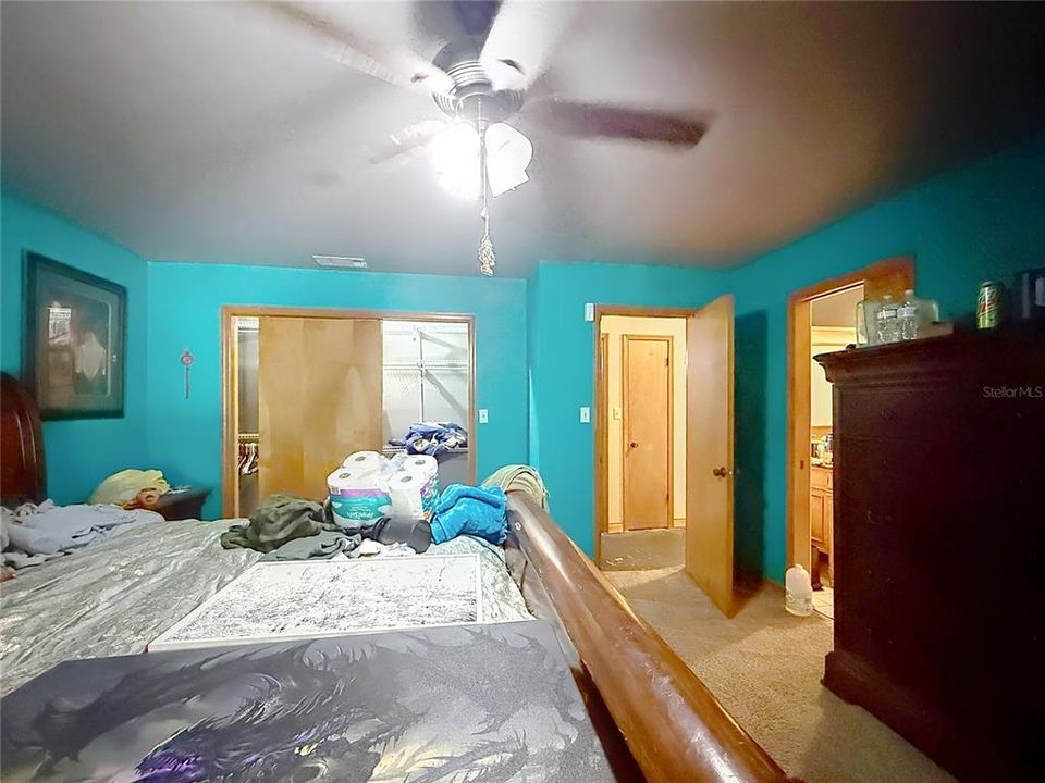 For Sale: $199,000 (3 beds, 2 baths, 1938 Square Feet)