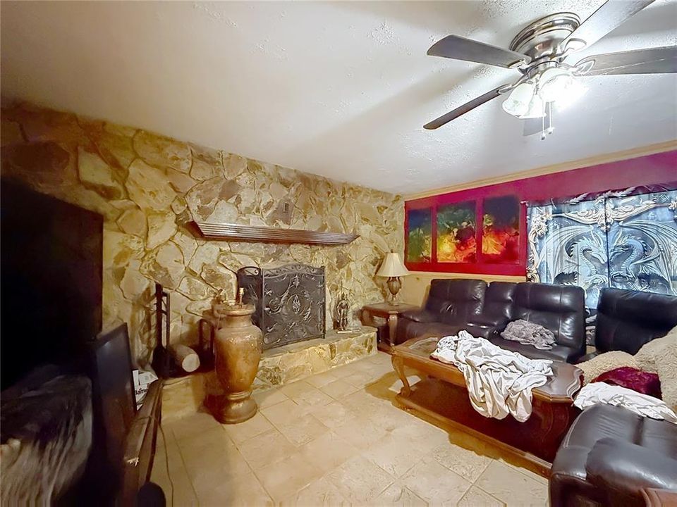 For Sale: $199,000 (3 beds, 2 baths, 1938 Square Feet)