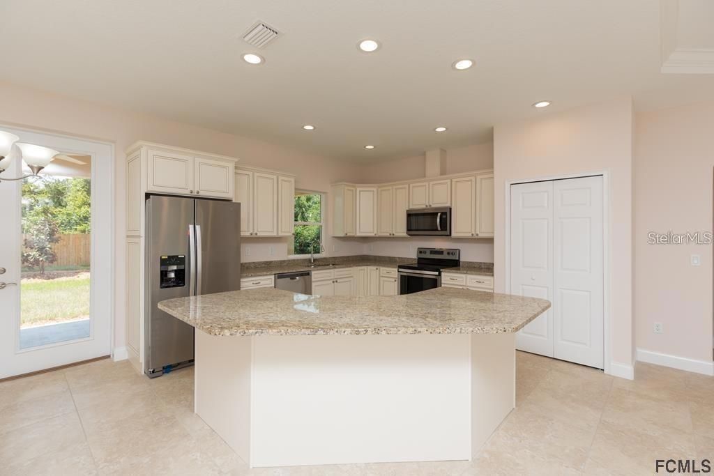 For Rent: $1,995 (3 beds, 2 baths, 1502 Square Feet)