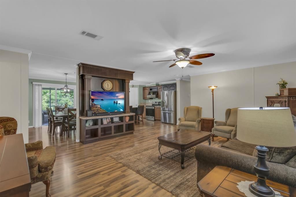Active With Contract: $435,000 (4 beds, 2 baths, 1560 Square Feet)
