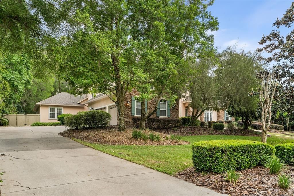 Active With Contract: $1,795,000 (5 beds, 5 baths, 5724 Square Feet)
