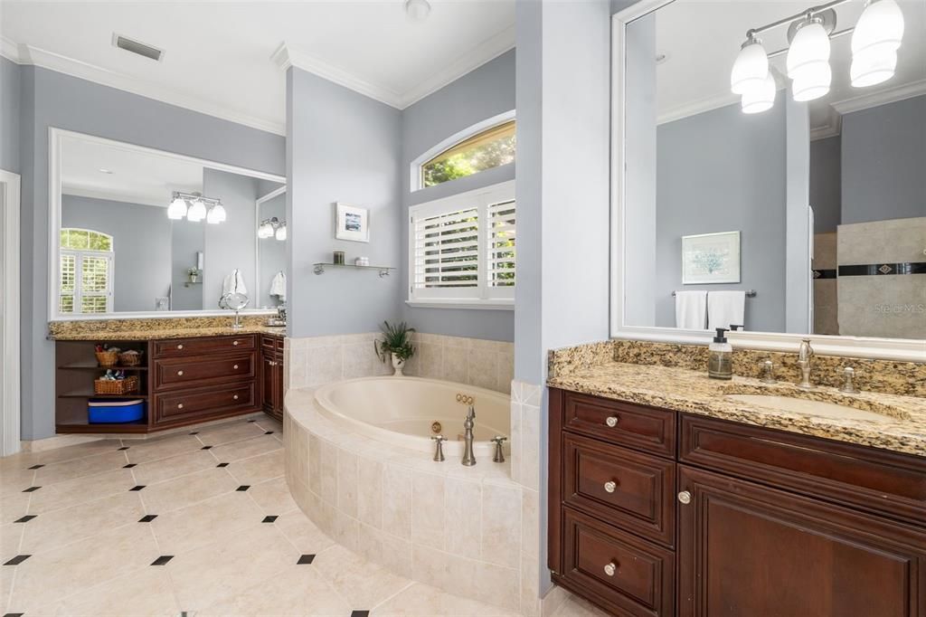 Active With Contract: $1,795,000 (5 beds, 5 baths, 5724 Square Feet)