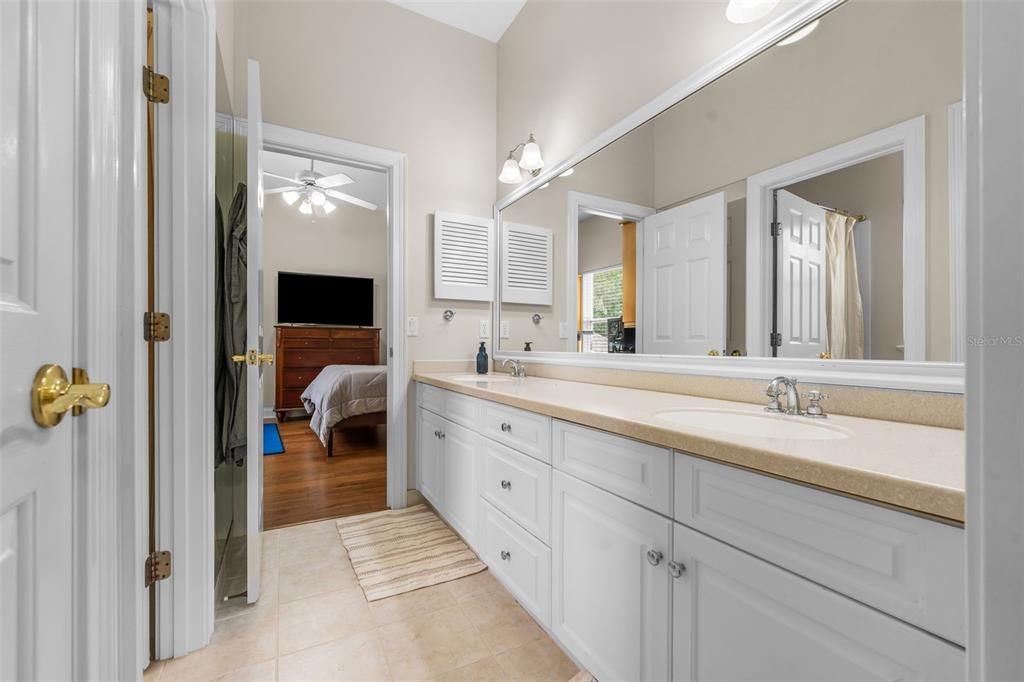 Active With Contract: $1,795,000 (5 beds, 5 baths, 5724 Square Feet)