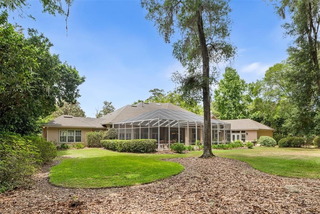 Active With Contract: $1,795,000 (5 beds, 5 baths, 5724 Square Feet)