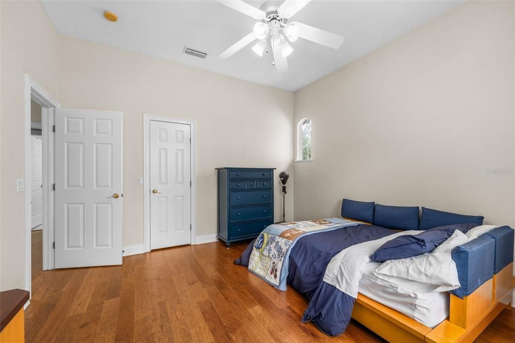 Active With Contract: $1,795,000 (5 beds, 5 baths, 5724 Square Feet)