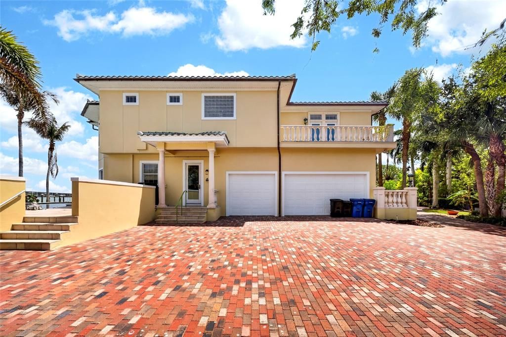 For Rent: $28,000 (4 beds, 4 baths, 4862 Square Feet)