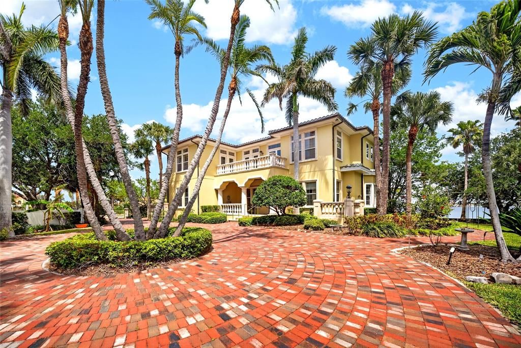 For Rent: $28,000 (4 beds, 4 baths, 4862 Square Feet)