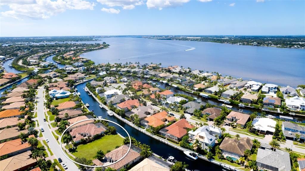 For Sale: $599,999 (0.26 acres)