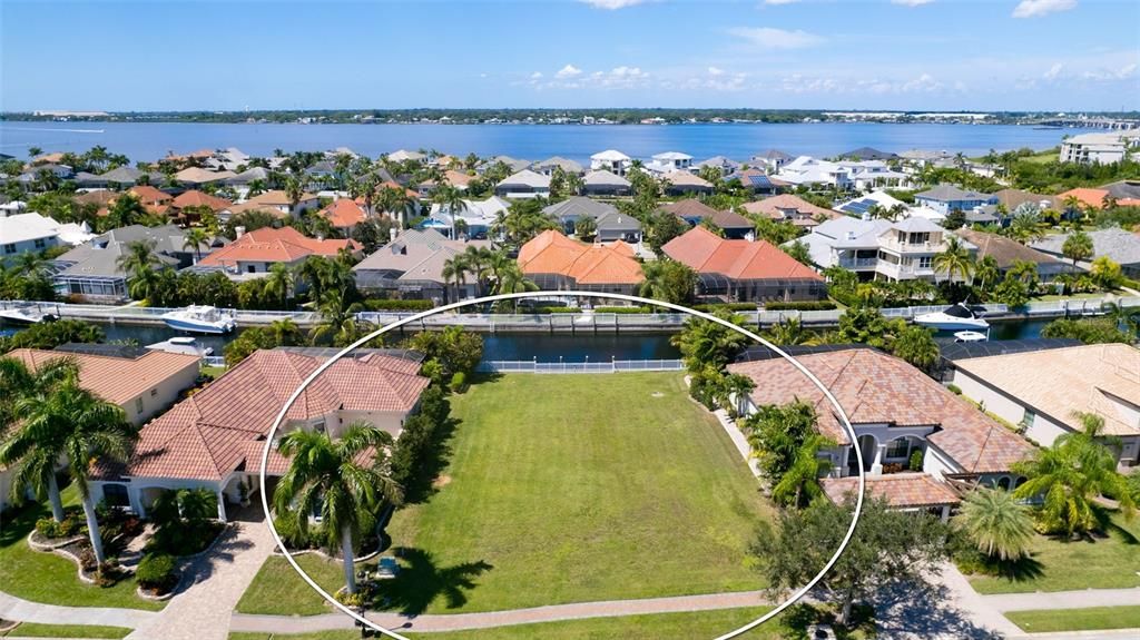 For Sale: $599,999 (0.26 acres)