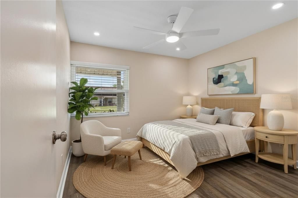 Active With Contract: $229,000 (2 beds, 2 baths, 810 Square Feet)