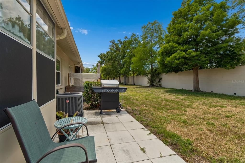Active With Contract: $229,000 (2 beds, 2 baths, 810 Square Feet)