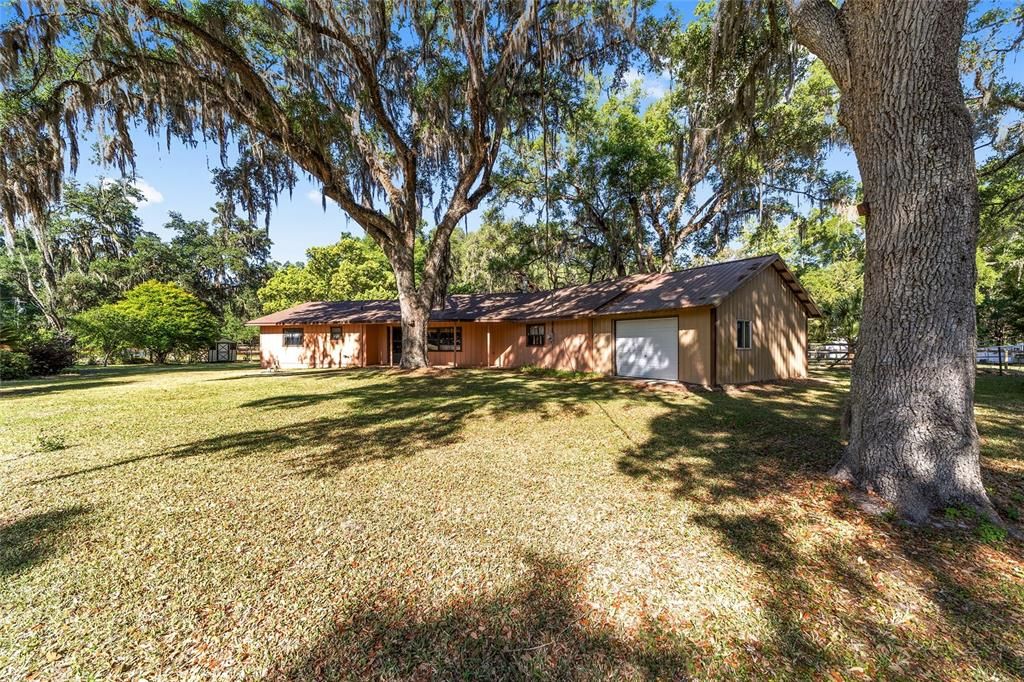 For Sale: $375,000 (2 beds, 1 baths, 1929 Square Feet)