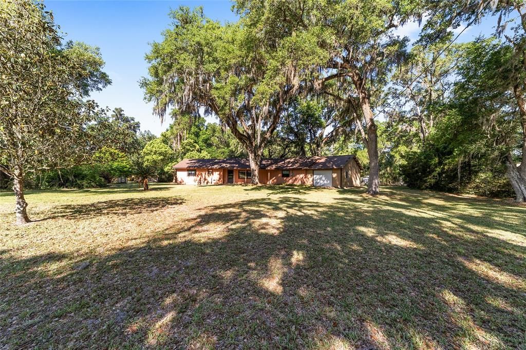 For Sale: $375,000 (2 beds, 1 baths, 1929 Square Feet)